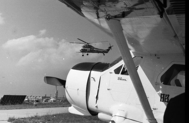 南極観測船宗谷時代の塔載ヘリコプターなどThe antarctic exploration